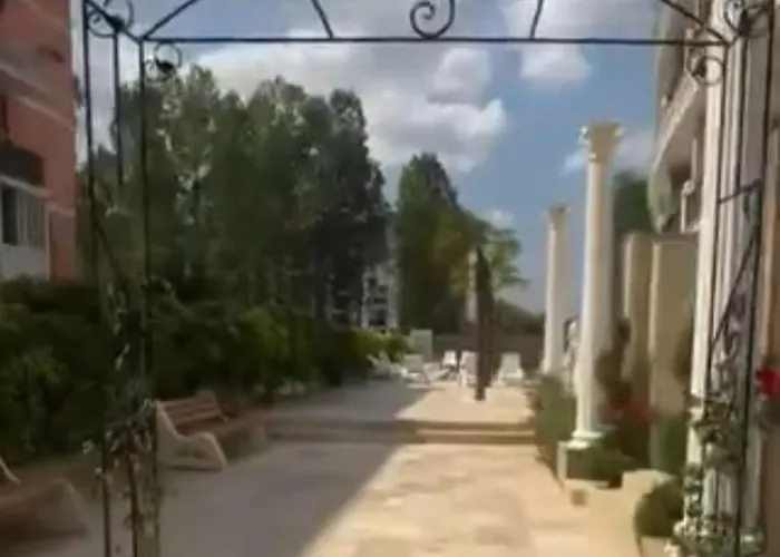 Yana Sanny Appartement *