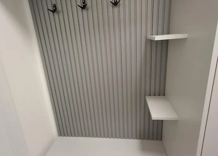 Yana Sanny Apartman *